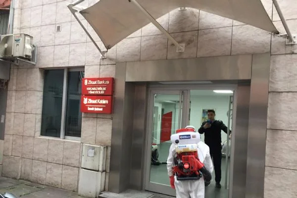 Başkan Büyükakın'ın talimatıyla: Banka şubeleri ve ATM'ler dezenfekte ediliyor