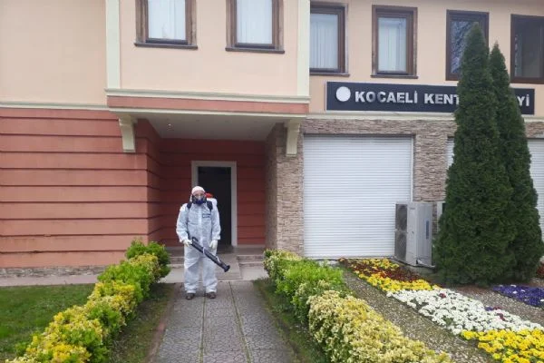 Başkan Büyükakın'ın talimatıyla her yer dezenfekte ediliyor