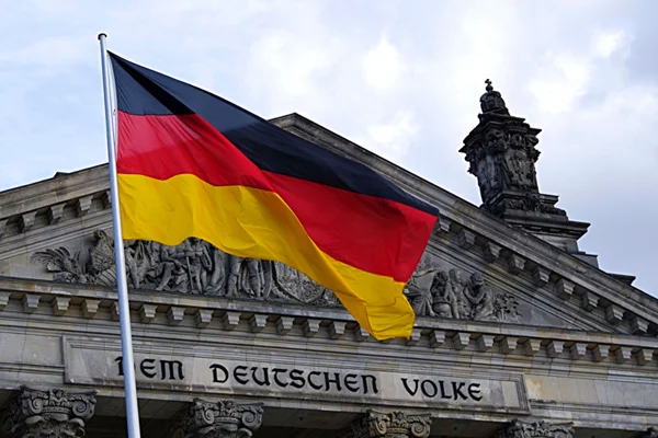 Berlin Büyükelçisi Aydın: Birkaç bin Türk, Türkiye'ye gönderilecek