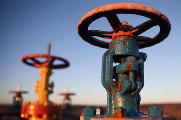 Brent petrolün varili 33,97 dolar