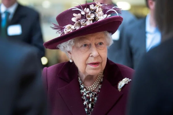 Buckingham Sarayı'nda kırmızı alarm! 'Kraliçe Elizabeth'e koronavirüs bulaşmış olabilir' iddiası
