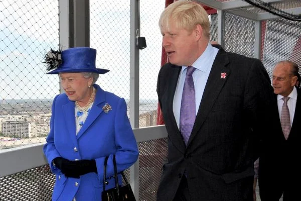 Buckingham Sarayından Kraliçe ve Başbakan Johnson'a ilişkin açıklama
