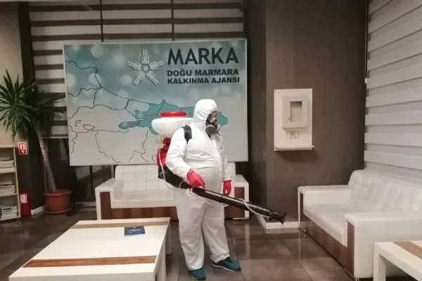 Büyükşehir koronavirüse karşı dezenfekte çalışmalarına aralıksız devam ediyor