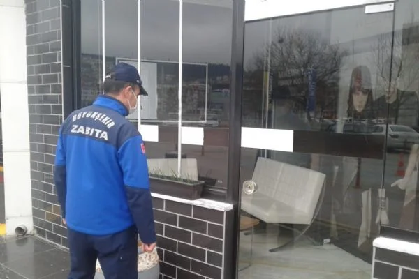 Büyükşehir Zabıta, koronavirüs denetimlerini artırarak devam ediyor
