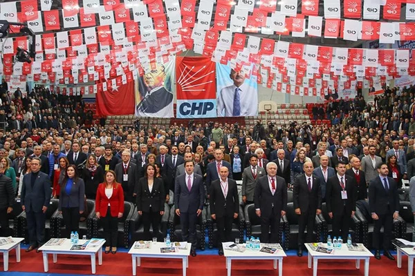 CHP kurultayı ertelendi
