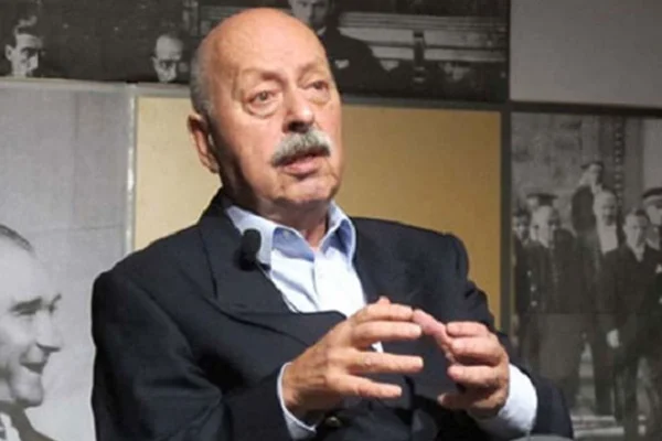 Cumhuriyet gazetesi yazarı da koronaya yakalandı