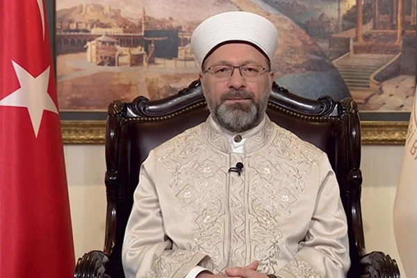 Diyanet İşleri Başkanı Erbaş: Cuma ve cemaatle namazda ısrar, caiz değil