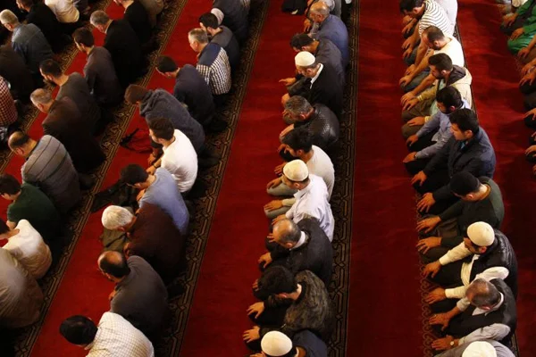 Dünya Müslüman Alimler Birliğinden cuma ve cemaatle namaza ilişkin fetva
