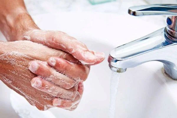 Ellerim yıkadıkça kuruyor ve çatlıyor ne yapmalıyım?