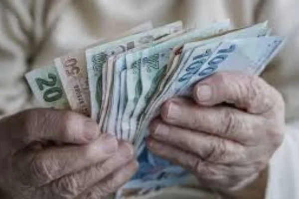 Emekliye promosyonda kesenin ağzı açıldı