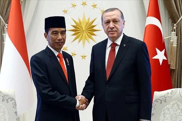 Erdoğan, Endonezya Cumhurbaşkanı ile telefonda görüştü