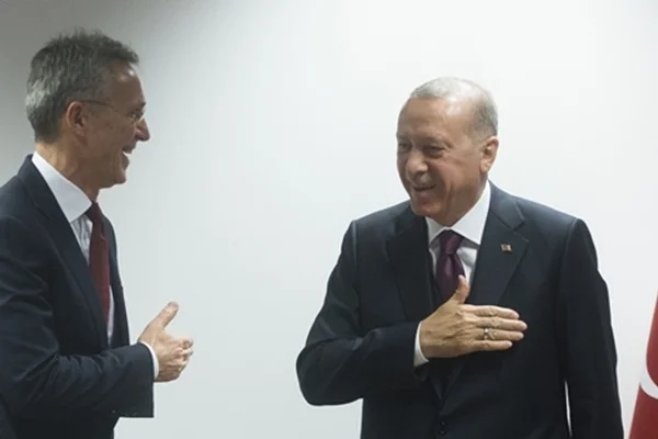 Erdoğan, NATO Genel Sekreteri'nin elini sıkmadı