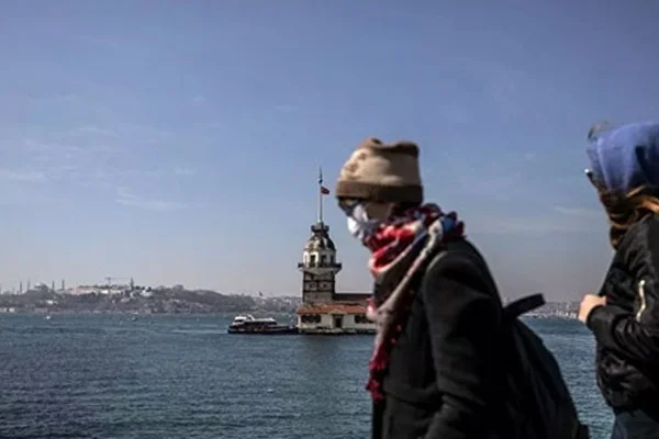 'Evde kal' çağrısına uymayıp sahillere koştular!
