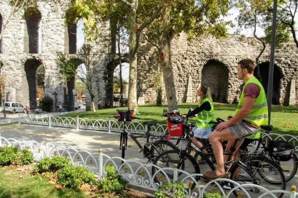 Fatih İlçesinde Bisikletle Kültür Turları Yapılıyor
