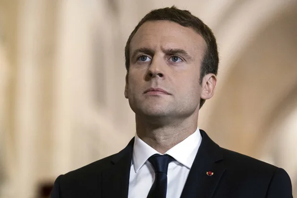 Fransızların yarısından fazlası salgınla mücadelede Macron'a güvenmiyor
