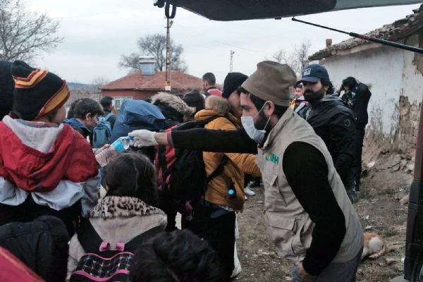 İHH'dan Edirne'deki sığınmacılara insani yardım
