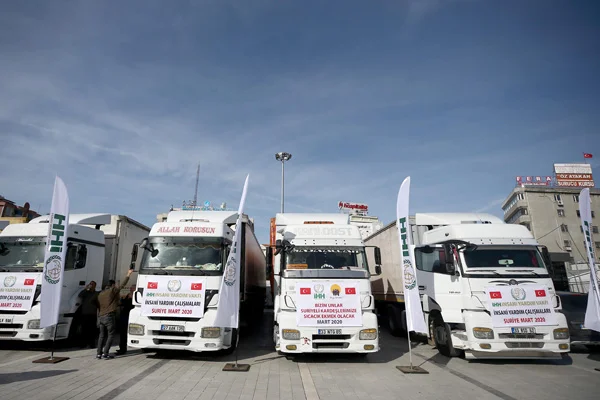 İHH, İdlib'e 10 tır insani yardım malzemesi gönderdi