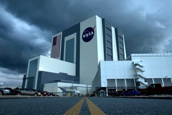 İki görevlide virüs tespit edildi, NASA evden çalışıyor