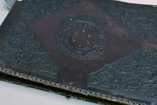 İnsan derisinden yapılmış fotoğraf albümü bulundu: Nazi dönemine ait