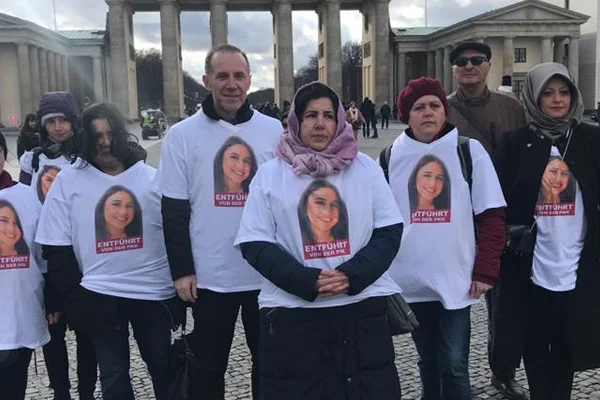 İsmet Mısırlıoğlu Timeturk için yazdı: Berlin'de evlat nöbeti! Kızı kaçırılan anne Merkel'e seslendi!
