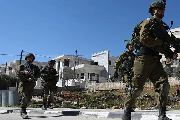 İsrail'den 15 Filistinliye gözaltı: Aralarında Hamas yöneticileri var