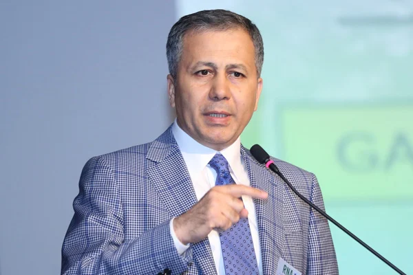 İstanbul Valisi açıkladı: Vatandaşlara gıda yardımı pazartesi başlıyor