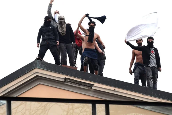 İtalya'da cezaevlerindeki koronavirüs isyanlarında ölü sayısı yükseldi