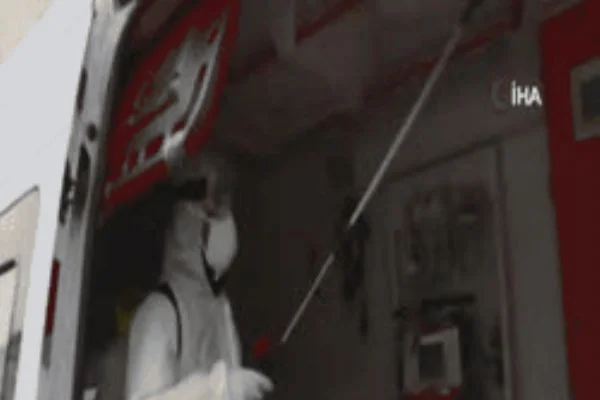 Kartal'da ambulanslar ve oto sanayi siteleri dezenfekte edildi