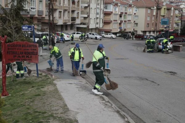 Keçiören Kuşcağız mahallesinde 8 cadde ve 112 sokağa temizlik ordusu girdi