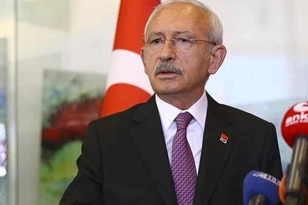'Kemal Bey, bir kerecik de şu Esed'e bir şey söyleseniz?'
