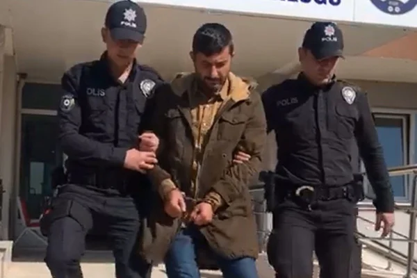 Kendisini 'göçmen kaçakçısı' olarak tanıtmıştı: Gözaltına alındı