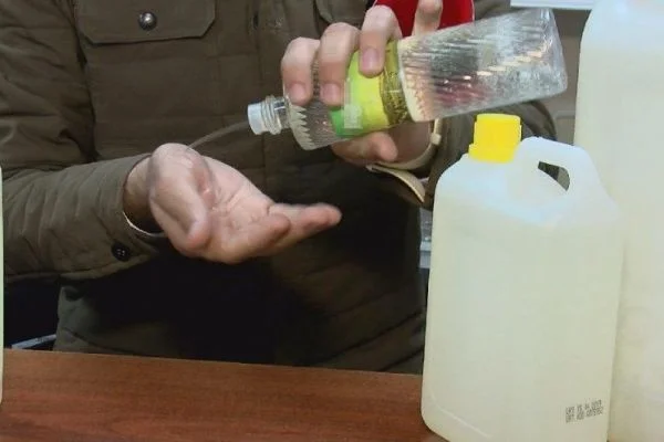 Kolonya haram mı? Alkollü dezenfektan kullanmak caiz mi?