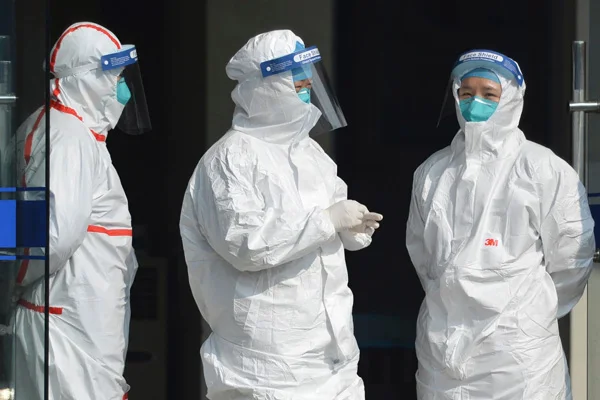 Koronavirüste yeni belirtiler: Daha çok gençlerde görülüyor