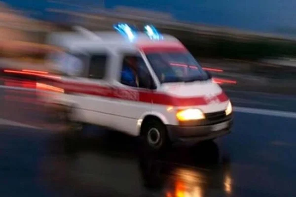 Kovid-19 belirtisi görülen kızını hastaneden kaçırdı
