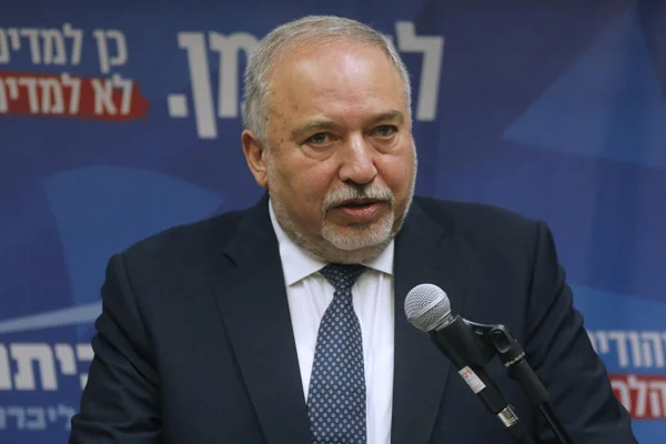 Liberman'dan Netanyahu'yu engelleyecek tasarıya destek