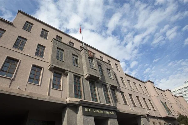 Milli Savunma Bakanlığına bağlı fabrikalarda maske üretimi arttı