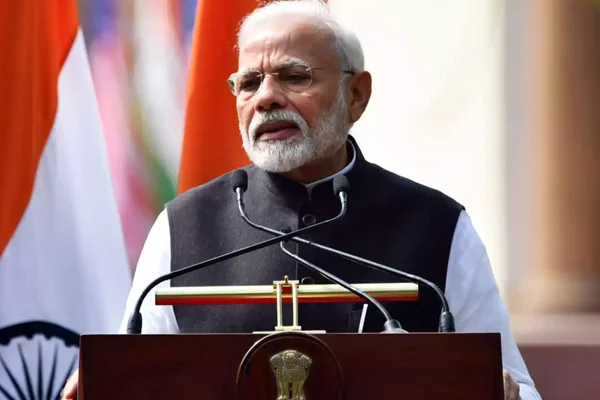 Modi'nin vatandaşlık belgesinin olmadığı ortaya çıktı