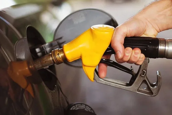Motorinin fiyatı benzini geçti