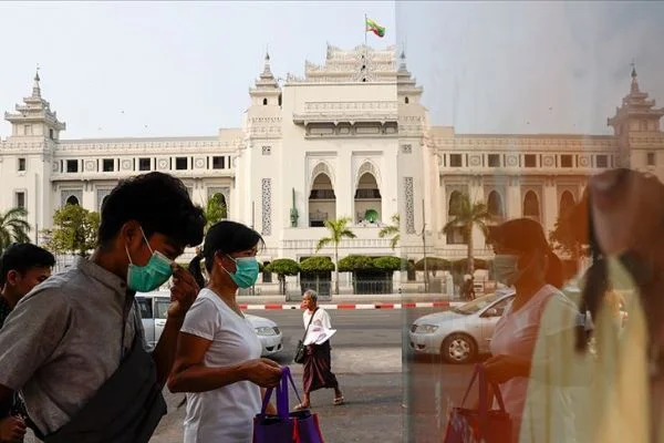 Myanmar'da yolcu gemisinin ülkeye girişi koronavirüs nedeniyle engellendi