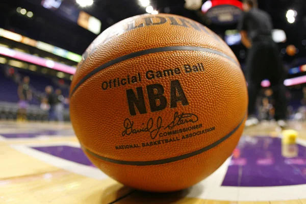 NBA, koronavirüs nedeniyle tüm maçları askıya aldı
