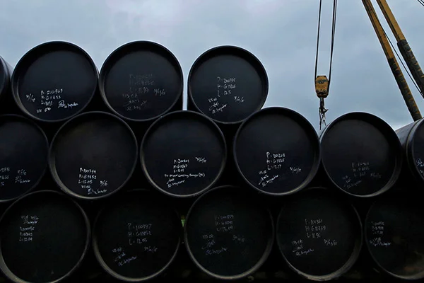 OPEC toplantısında anlaşmaya varılamadı: Petrol fiyatlarında büyük düşüş