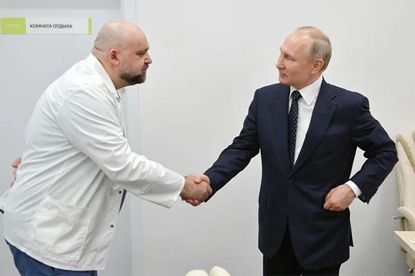 Putin'in tokalaştığı doktorun koronavirüs testi pozitif çıktı