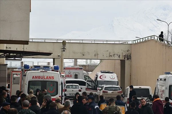 Roketli saldırıda yaralanan gümrük personeli şehit oldu