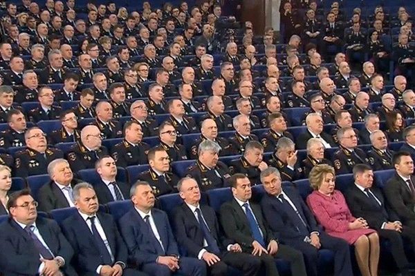 Ruslar, kadın devlet başkanına karşı!