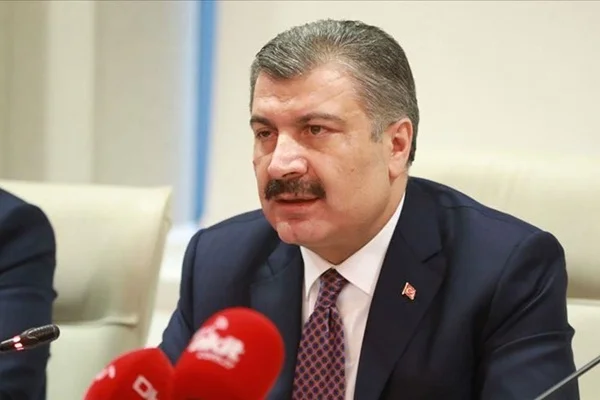 Sağlık Bakanı Koca'dan umreden yeni dönen vatandaşlara kritik çağrı