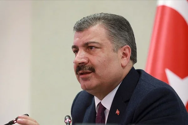 Sağlık Bakanı Koca: Şu anda pozitif çıkan yeni vakalarımız var