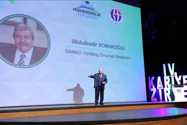 SANKO Holding Onursal Başkanı Abdulkadir Konukoğlu'ndan üniversitelilere tavsiyeler