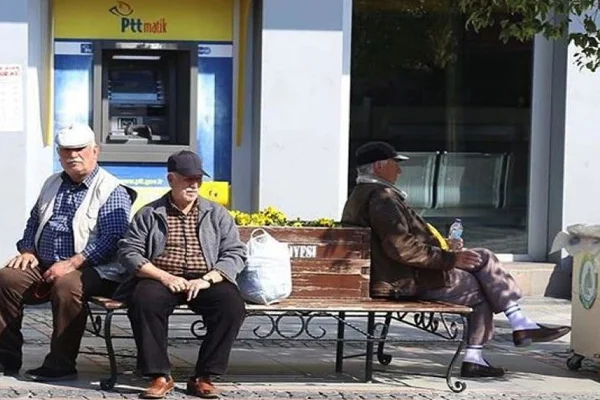 Sokağa çıkma yasağında ilk ceza: Kurala uymayan çifte 6300 lira ceza