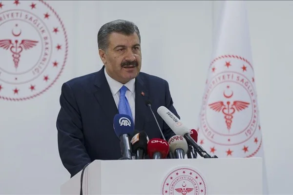 Sosyal medyadan Bakan Koca'ya 'karantinayı zorunlu kılın' çağrısı