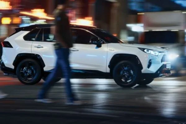 Toyota RAV4 Hybrid Passion X-Sport'un Türkiye fiyatı açıklandı